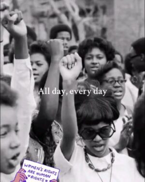 Andy Vila Instagram - #8M Mucho, muchísimo amor, respeto y agradecimiento a todas las mujeres que lucharon y luchamos por un mundo más justo. 

Sin miedos, sin violencia, con respeto, con oportunidades para todos y todas. Y sobretodo con mucho más amor. 

Les comparto algunos videos de todos los tiempos que vi en redes y me llegaron al corazón.

Y la foto de portada by @dulcinea.fotografia  embarazada de una futura mujer que intentaré con todas mis fuerzas que sea libre, independiente y poderosa.

Ni una menos💜