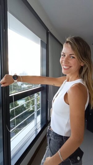Andy Vila Instagram - Miren lo que me llegó 📦 

Dos aliados perfectos para este verano: el reloj i28 Ultra y el anillo inteligente r02 de Colmi✨

Imagínense controlar todo desde la muñeca: llamadas, entrenamientos y hasta ideas para la cena.🕒💡 Y con el anillo, fotos playeras y monitoreo de sueño con un simple movimiento📸💤

¿A ustedes cuál les llama más la atención? 🤔 

Les pasp whatsapp por más info: 097 655 298