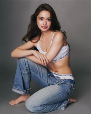 Angelina Cruz Instagram - Outtakes before the big day

See you all at the #BENCHBodyOfWork show on March 21 🖤

📷 @chris.cantos