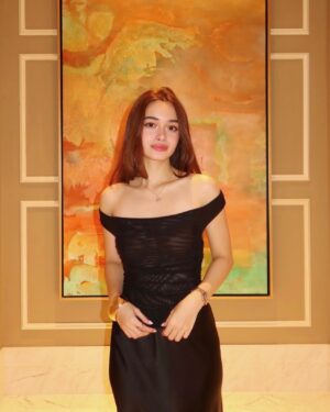 Angelina Cruz Instagram - 🎇🥂🪄