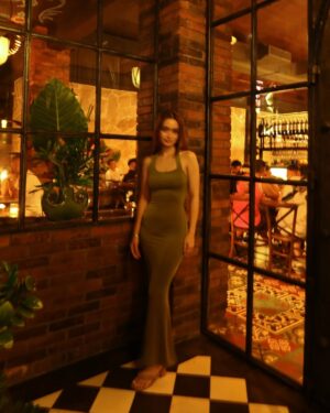 Angelina Cruz Instagram - may have overdressed for dinner 🍸