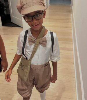 Anila Sajja Instagram - Happy Anniversary @toyabushharris & @eugeneharrisiiimd we had the best time celebrating you!!! Love you guys! ♥️ thanks for asking Avir to deliver the news!! 🗞️ 
(swipe to see our lil man do his thing)😂 #paperboy 

~ Tune in tonight “Married to Medicine” on @bravotv to watch Toya’s “Bridgerton” themed Anniversary party! 

#anniversaryparty❤️ #brigertontheme #realfriends #truefriendship #avirpaperboy #xtraxtra 
.
Hair: @dallaschristopherhair 
MUA: @king.artez 
Dress: @misquinceboutiqueatl 

#anilasajja #drkiransajjamd #fashioninfluncer #atlantainfluencer #atlinfluencer #southasianinfluencer #married2med #m2m #bravotv #oculofacialplasticsurgeon #thesajjafamily