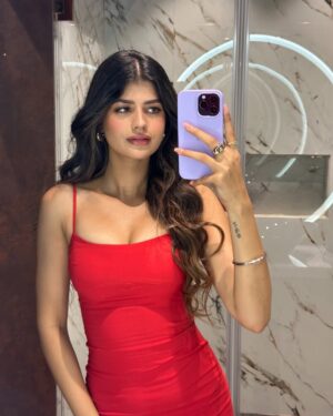 Anjini Dhawan Instagram - ❣️🍟🍒🌹