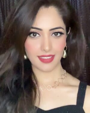 Anju Jadhav Instagram - Embracing the sleek elegance of a little black dress this Monday. There’s just something about black that feels bold and beautiful. 💖🖤 #MondayMood #LBDLove”