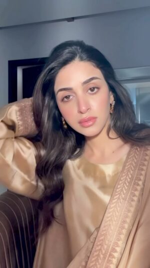 Anmol Baloch Instagram - Forever SRKian✨

Fit @erumjamalofficial