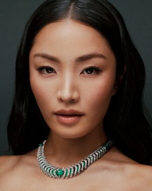 Anna Sawai Instagram - A little late but Vanity Fair🖤
Styled by @karlawelchstylist @viviennewestwood @cartier
Hair by @anhcotran 
Makeup by @aki__makeup 
Photos by @christianhogstedt 
Video by @cartier