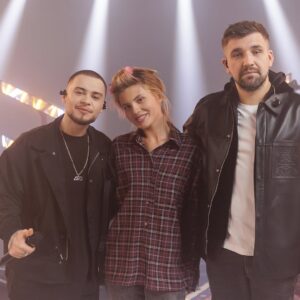 Anna Shulgina Instagram - Даже не верится, что 1-ый сезон «ВКАТИТ» так быстро прошел. Огромная благодарность всем гостям за душевные беседы и космические песни! Это первый мой проект подобного формата, но не последний… 😉

А еще я регулярно получаю сообщения от артистов и их представителей с предложением прийти на подкаст во 2-ом сезоне! И именно такое полное доверие от уважаемых людей медиа индустрии - лучший показатель достойной реализации! 

Кстати, 7 февраля выйдет плейлист с треками победителей сезона в VK Музыке! Желаю чартов и вдохновения! 💜

P.s. Команда, спасибо! Обнимаю каждого причастного!