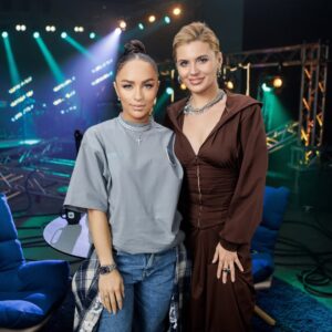 Anna Shulgina Instagram - Даже не верится, что 1-ый сезон «ВКАТИТ» так быстро прошел. Огромная благодарность всем гостям за душевные беседы и космические песни! Это первый мой проект подобного формата, но не последний… 😉

А еще я регулярно получаю сообщения от артистов и их представителей с предложением прийти на подкаст во 2-ом сезоне! И именно такое полное доверие от уважаемых людей медиа индустрии - лучший показатель достойной реализации! 

Кстати, 7 февраля выйдет плейлист с треками победителей сезона в VK Музыке! Желаю чартов и вдохновения! 💜

P.s. Команда, спасибо! Обнимаю каждого причастного!