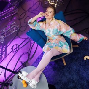 Anna Shulgina Instagram - Даже не верится, что 1-ый сезон «ВКАТИТ» так быстро прошел. Огромная благодарность всем гостям за душевные беседы и космические песни! Это первый мой проект подобного формата, но не последний… 😉

А еще я регулярно получаю сообщения от артистов и их представителей с предложением прийти на подкаст во 2-ом сезоне! И именно такое полное доверие от уважаемых людей медиа индустрии - лучший показатель достойной реализации! 

Кстати, 7 февраля выйдет плейлист с треками победителей сезона в VK Музыке! Желаю чартов и вдохновения! 💜

P.s. Команда, спасибо! Обнимаю каждого причастного!
