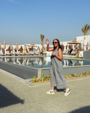 Anoushey Ashraf Instagram - I Am not overweight. It’s the dress, okay? 
🤣♥️😍 

Another day at work exploring beautiful places and meeting awesome people. I shall forever be a water baby. YPO Lahore chapter, all the very best!! 

#work #karachi #lahore