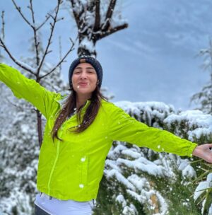 Anoushey Ashraf Instagram - Winter!! Where do you think you’re going??? 
⛄️ ❄️ ⛄️❄️⛄️❄️⛄️🧣🥾🧣🥾🧣🥶🥶🥶

#throwback #chitral