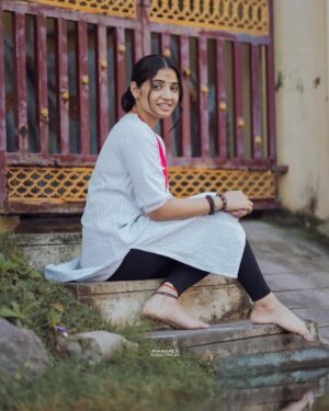 Anshita Akbarsha Instagram - Keep it simple, keep it classy. ✨🧿🤍

.
.
.
📸 @iamanoopmohan 
#bepositive #beblessed #beclassy #love #smile #anshitha #anshida #spreadlove