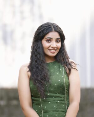 Anshita Akbarsha Instagram - “We could never learn to be brave and patient, if there were only joy in the world.”🧿✨
.
.
Costume  @sindira_by_swethaindiran 
Makeup  @glownshine_bridalmakeover 
#bepositive #behappy #beloved #smilemore #anshitha