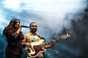 Antara Mitra Instagram - @antaramitraofficial At @blithchron_iitgn | IIT GANDHINAGAR.
.
.
Artist Curator - @whiteheavenent 
.
#antaramitra #blithchron #mainstage #CollegeEvent #culturalfest