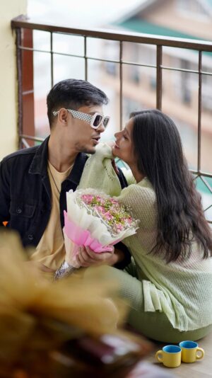 Antara Naina Roy Majumder Instagram - পাহাড়ের ঝর্ণায় ভিজে মন শান্ত করি চল @yourbongguy 🥹❤️
আর তোমরা কোথায় যাবে?
