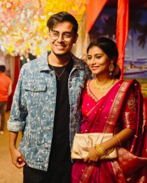 Antara Naina Roy Majumder Instagram - একটা বিয়ের ভোজ খেতে এত স্ট্রাগল হলে বিয়ে করতে কেমন চাপ হয় ভাবছি!😅 
যারা এই সিজনে বিয়ে করলে তাদের কেমন অভিজ্ঞতা শুনি 🫠