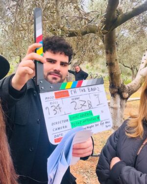 Antigone Kouloukakos Instagram - #mood Ιουλία & ΑΘηνά #gitiselias @megatvcom 🎬

Ελαιώνες #behindthescenes 

#antigonekouloukakos
#iouliavrettakou
#angelagerekou 
#athinanomikou 
#tomegatokalo
#tvseries
#season4