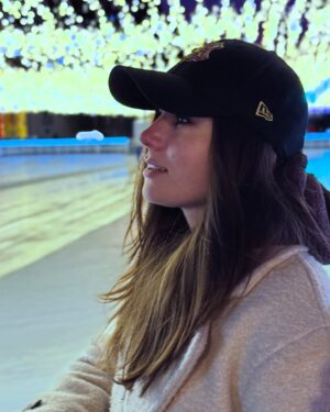 Antonina Khyzhniak Instagram - Більшість рандомних селфі назавжди приречені бути похованими в глибинах галереї 😄 

Але як цікаво інколи натрапити на такі фото і згадувати  день, людей, місця, обставини. 
Памʼять безжально стирає деталі. Тому фото і відео це чудові згадки (інколи випадкові або невдалі 😅). 

P.S. А ще я б дуже хотіла побачити більше фото молодих батьків чи бабусі 🙂

А ви б хотіли?