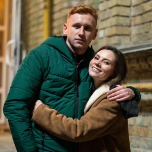Antonina Khyzhniak Instagram - Ці сусіди за кадром дуже милі люди 🥰😄
🎬 «Збори ОСББ»