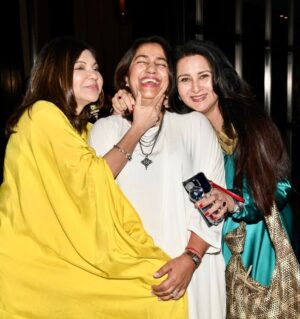 Anu Ranjan Instagram - you pinch my cheeks
 I will pull your hair 🧝‍♀️