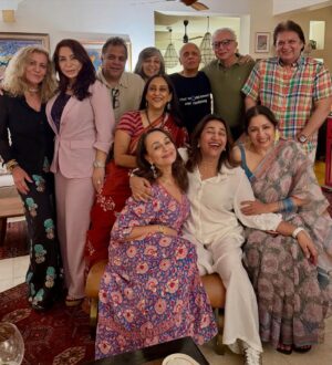 Anu Ranjan Instagram - As ‘CHEERFUL’ as it gets 🎄🧿