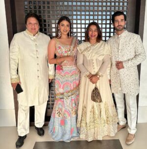 Anu Ranjan Instagram - Since I rarely dress up 😍

Kapde @mohini__chabria 🤗