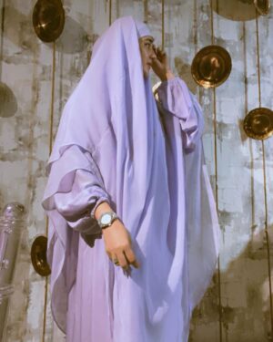 Anum Fayyaz Instagram - I love how my abaya makes me feel like a princess 👑 
Wearing @kiranismail_abayacollection ♥️
-
#ramadankareem #favoritecolour #abayagirl #muslimah