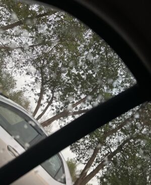 Anum Fayyaz Instagram - ♥️Alhumdulilah ♥️ weather 🌹
-
#weatherinkarachi #raining #beautifulweather