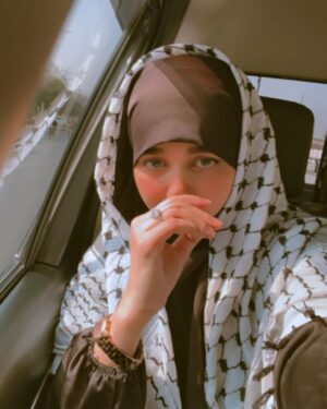 Anum Fayyaz Instagram - It’s always Palestine 🇵🇸 
- 
#fromrivertotheseapalestinewillbefree 
#freepalestine 
#freegaza 
#ceasefirenow🇵🇸