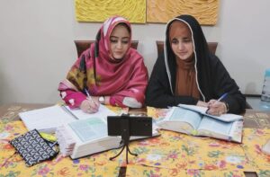 Anum Fayyaz Instagram - Taking a class with you is a blessing 💕
You’re not just my friend you’re my sister my family ❤️
Daily Quran class by @arrahmanarraheemnetwork and @babar_r.chaudhry_official sir 💕
Alhumdulilah for this love and system 💖
#quranclassesonline 
#withmybestie 
#alhumdulilahblessed💜