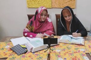 Anum Fayyaz Instagram - Taking a class with you is a blessing 💕
You’re not just my friend you’re my sister my family ❤️
Daily Quran class by @arrahmanarraheemnetwork and @babar_r.chaudhry_official sir 💕
Alhumdulilah for this love and system 💖
#quranclassesonline 
#withmybestie 
#alhumdulilahblessed💜