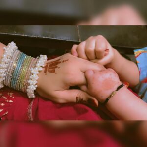 Anum Fayyaz Instagram - Eid day 2 🌹