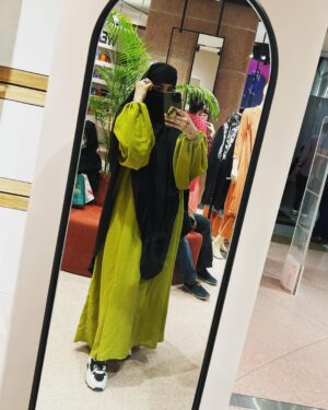 Anum Fayyaz Instagram - Value your blessings before you lose them …
-
Beautiful khimar by @kiranismail_abayacollection 🌹