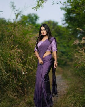 Anusha Rai Instagram - ಎಲ್ಲಾ ಸ್ನೇಹಿತರಿಗೆ, ಹಿರಿಯರಿಗೆ, ಗುರುಗಳಿಗೆ...
*ಮಕರ ಸಂಕ್ರಾಂತಿ ಹಬ್ಬದ ಹಾರ್ದಿಕ ಶುಭಾಶಯಗಳು* ಸಂಕ್ರಾಂತಿ ಎಲ್ಲರ ಕಷ್ಟಗಳನ್ನುದೂರವಾಗಿಸಲಿ, ಸುಖ , ಸಮೃದ್ಧಿಯ ಸುಗ್ಗಿ ಪ್ರತಿ ಮನೆ - ಮನ ತುಂಬಲಿ ನಿಮಗೆ ಮತ್ತು ನಿಮ್ಮ ಕುಟುಂಬದವರಿಗೆ ಸಂತೋಷ ನೆಮ್ಮದಿ ಹಾಗೂ ಸಕಲ ಐಶ್ವರ್ಯವನ್ನು ಕರುಣಿಸಲಿ,
ನವಚೈತನ್ಯವನ್ನು ತರಲೆಂದು 
ಪ್ರಾರ್ಥಿಸುತ್ತೇವೆ...
Happy Sankranthi to everyone 💐💐💐
Pc : @rainbow_photography_official 
Makeup : @deepikamakeupandhair 
Hair : @artistry_by_pushpa 
Outfit : @kalpanika_designer_studio 
#anushrai #sankranti #sankratispecial #2025 #pongal #happy #saree