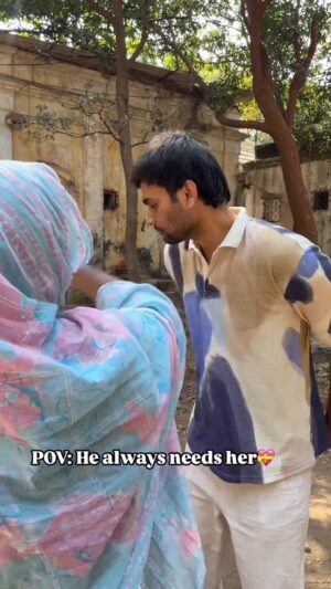 Anushka Kaushik Instagram - Where else does he need her? 
.
.
.
.
[funny, memes, girlfriend, romance, fun, delhi girl, sweet boy, boys, girl,comedy]