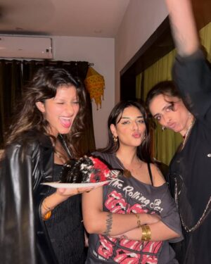 Anzela Abbasi Instagram - Alot was happening lmaoo