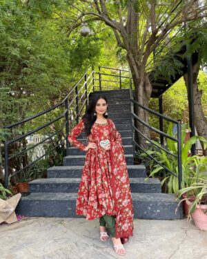 Apoorva Sharma Instagram - @jaipuriadaah has me covered for every kind of occasion ❤️✨

Jaipuri adaah, ethnic wear, prints, suitset, set
#indianwear #jaipurprints #jaipur #indianblogger #prints #suitset #suits #suitsetsforwomen #fashionblogger #beautybloggers #blogger