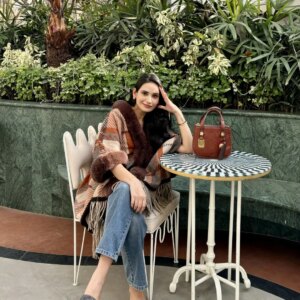 Apoorva Sharma Instagram - 🤎

Wearing @styleanny_in
Bag @hidesignhq