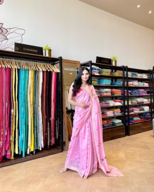 Apoorva Sharma Instagram - #Ad Livin’ a pink saree kinda day in @taneira_sarees 💖🌸

www.taneira.com 🔗
#TaneiraSarees #TaneiraFestive #TaneiraTribe #TaneiraCelebrations #TaneirabyTata #CottonSarees