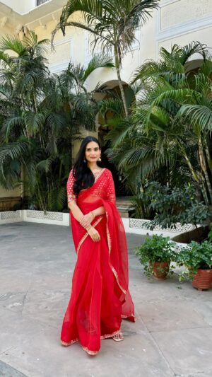 Apoorva Sharma Instagram - Wedding festivities sorted ft.
Red saree >>> ❤️

Saree @karina_fashionhub2025 ✨

#redsaree #red #traditional #saree #reelindia #sareefashion #sareecollection #weddinginspiration #wedding #weddingsarees #fashionblogger