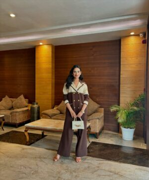 Apoorva Sharma Instagram - Brown 👧🤎

Coordset @styleanny_in 
👜 @lavieworld 
👡 @shoethatfitsyou_ 
📍 @thecountyinnjaipur