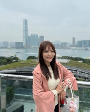 Apple Hong Instagram - 嗨，又见香港，美食、好友，真情❤️

#香港 #九记 #红伶饭店 #永 #一乐烧鹅 
#hongkong #hongkongharbour #hongkongfood