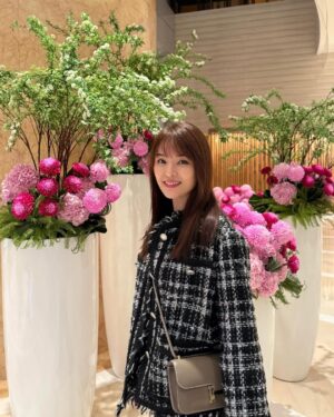Apple Hong Instagram - 嗨，又见香港，美食、好友，真情❤️

#香港 #九记 #红伶饭店 #永 #一乐烧鹅 
#hongkong #hongkongharbour #hongkongfood