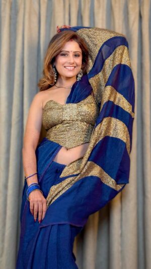 Archana Gupta Instagram - Dripping in grace, dancing to the tunes of nostalgia! 🎵💙
.
.
.
.
{ Saree Love, Traditional Wear, Vibing, Insta Mood, For You }
.
.
.
.
.
.
.
.
#archannaguptaa #sareelover #gorihaikalaiyan #ethnicwear #mystyle #outfitinspiration #beauty #bollywoodactress #dancemoves #dancelover #like #reelitfeelit #trendingreels #trendingsongs #fyp #exploremore