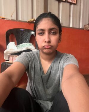 Archana Jois Instagram - 1. My first sadya 
2. Shedding old skin, making way for new growth..
3. At Kowdiar palace clicked by Prince Aditya Varma himself! 😬🤩
4. New skincare routine 
5. !!🙏🏻
6. Some forearm strengthening (kill me already 🥵)
7. Feeling light & bright! - much needed massage. 
8. Some more grinding 
9 & 10. Clips from first visit!