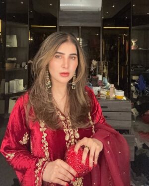 Areeba Habib Instagram - What a night.🫀
@iamwaleednadeem 💋
👗: @aghanoorofficial 
💍: @kohar_jewel