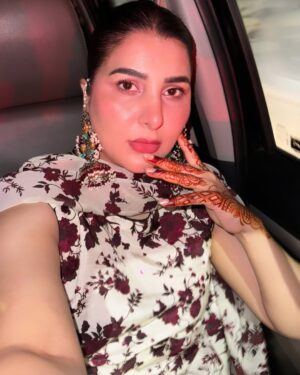 Areeba Habib Instagram - June 🫰🏻