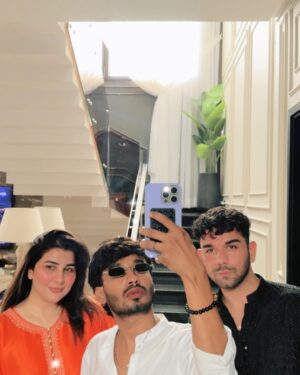 Areeba Habib Instagram - June 🫰🏻