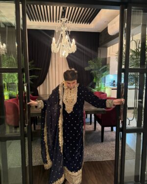 Areeba Habib Instagram - Da Zrha Sara.❤️‍🔥
@rangoon_clothing_pk 
@zee.collection.pk
