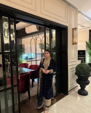 Areeba Habib Instagram - Da Zrha Sara.❤️‍🔥
@rangoon_clothing_pk 
@zee.collection.pk